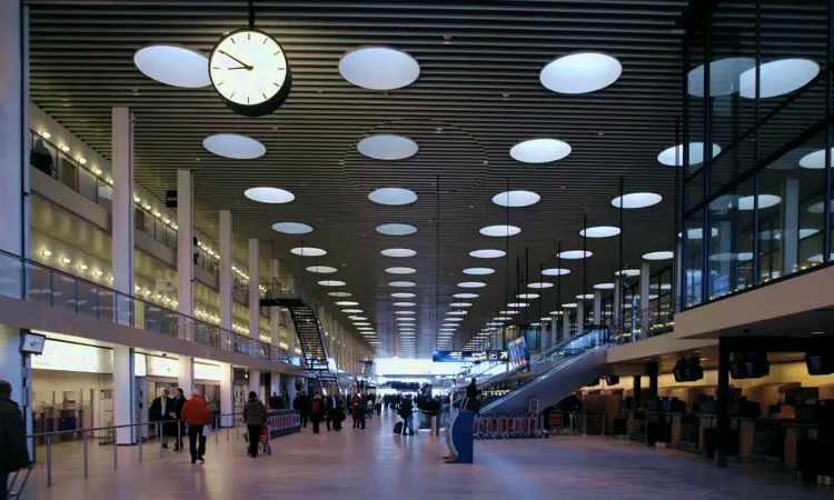 Aeroporto Internacional de Tirana